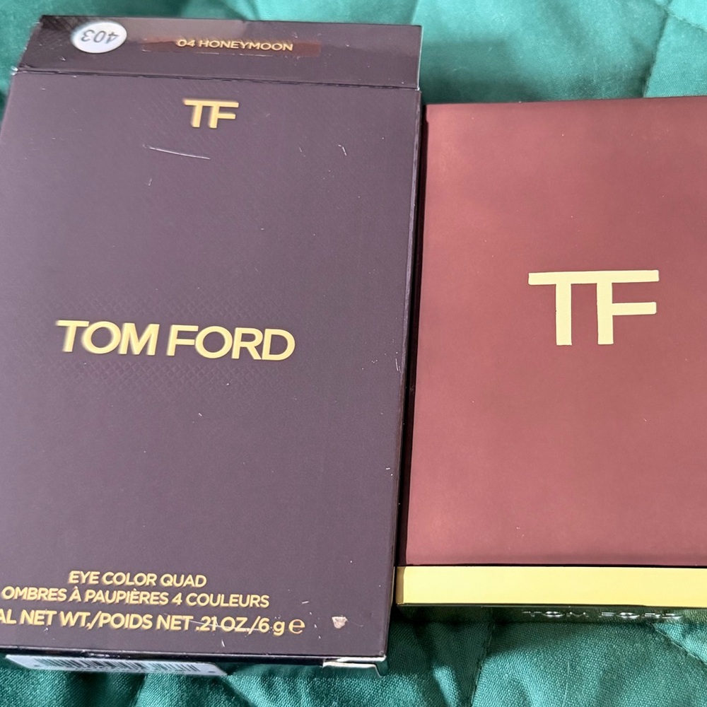 Tom Ford Eye Color Quad - Deep Burgundy with Gold Logo - Picture 1 of 2